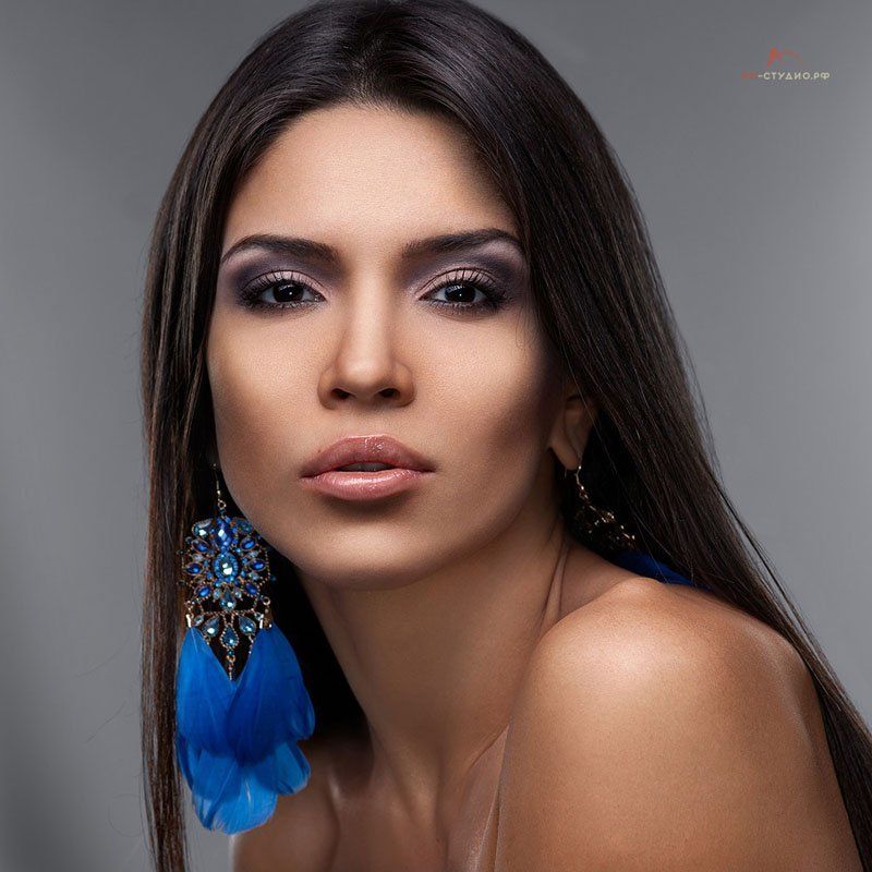 Брюнетка фото превью