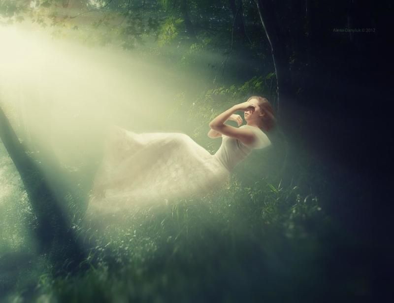 парящая flying into the light.. фото превью