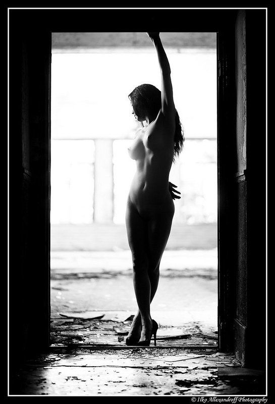 nude, black, white, strobist, canon Body Line фото превью
