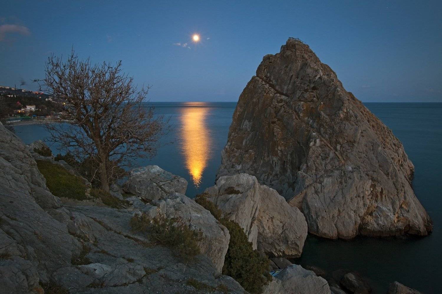 крым, море, луна, небо, пейзаж, симеиз, скала, вечер,, Сергей Шульга