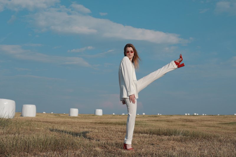 white, outdoor, blue sky, girl in white, red shoes White фото превью