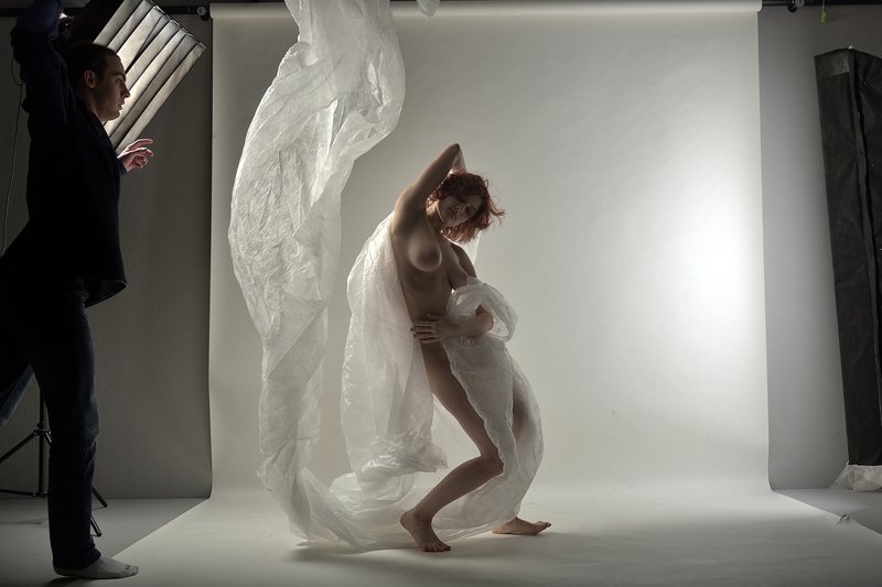 девушка Молодой человек, ткань и девушка фото превью