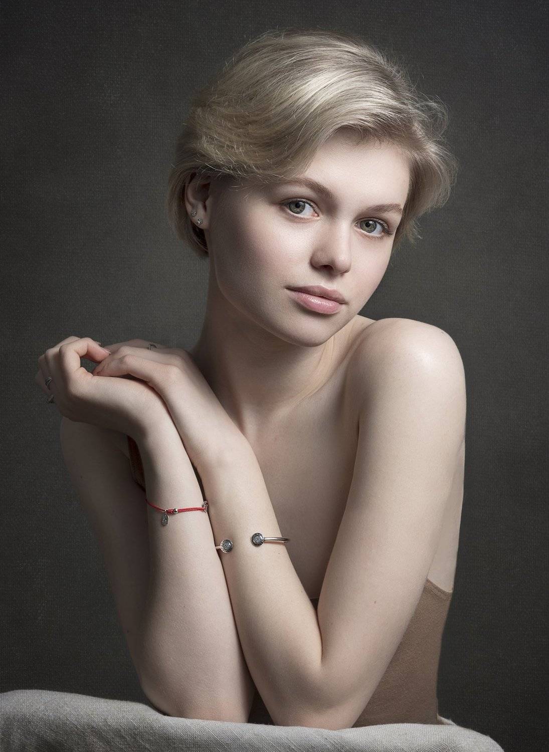 портрет , взгляд ,красивая девушка , цвет ,волосы , красивые губы ,нежность , таинственность, Natalia Kholodova