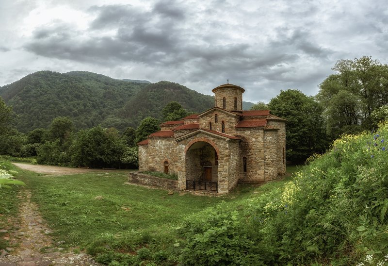 Старый храм фото превью