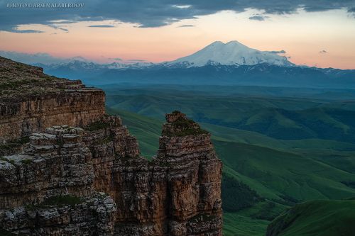 ВИД НА ЭЛЬБРУС С БЕРМАМЫТА