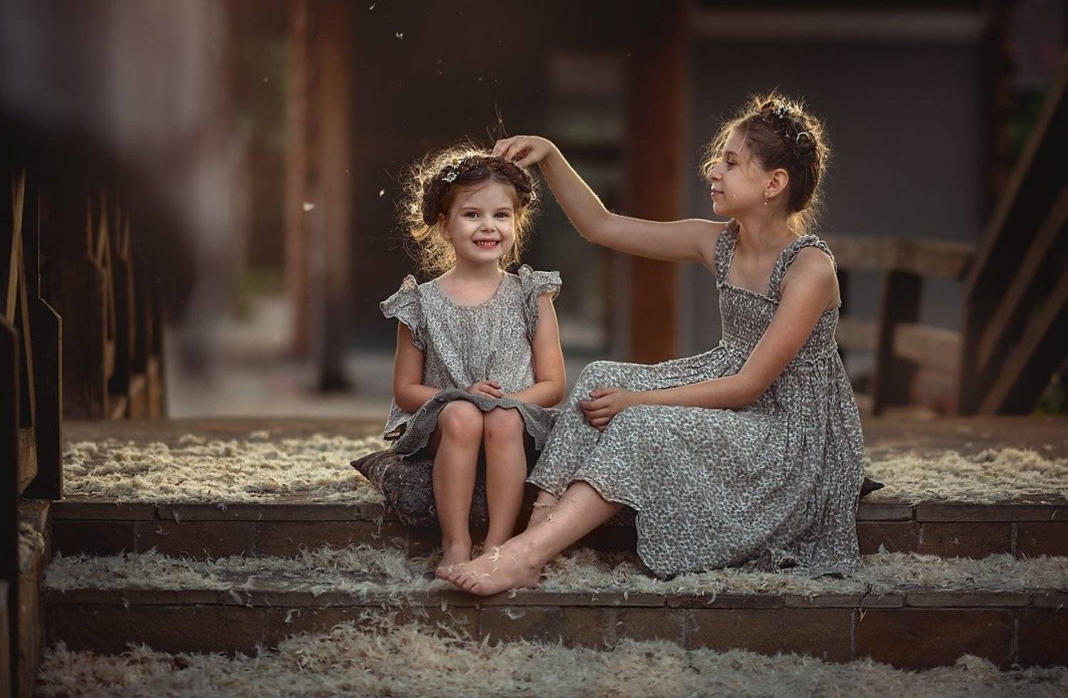 сестры, девочки, сестрички, перья, Ирина Ганич