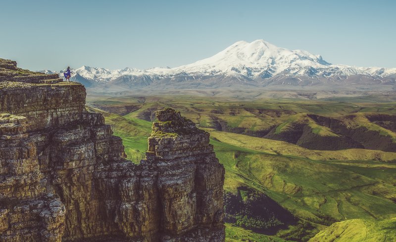горы, эльбрус, кавказ, бермамыт Вид на Эльбрус с плато Бермамыт фото превью