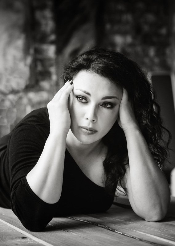 портрет, жеснкий Надя фото превью