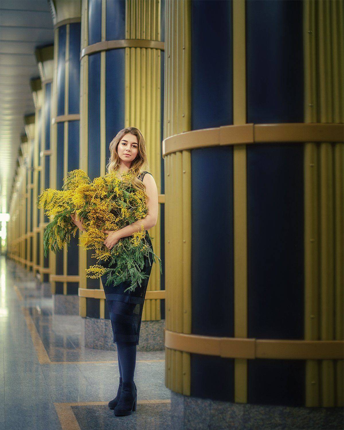 portrait, woman, metro, station, yellow, flowers, black, портрет, девушка, желтый, черный, метро, станция, лето, Марина Семёхина