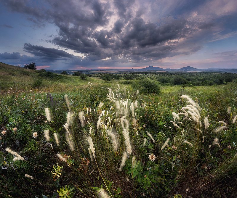 бештау, горы, закат, кмв Качает ветер травы в поле.. фото превью