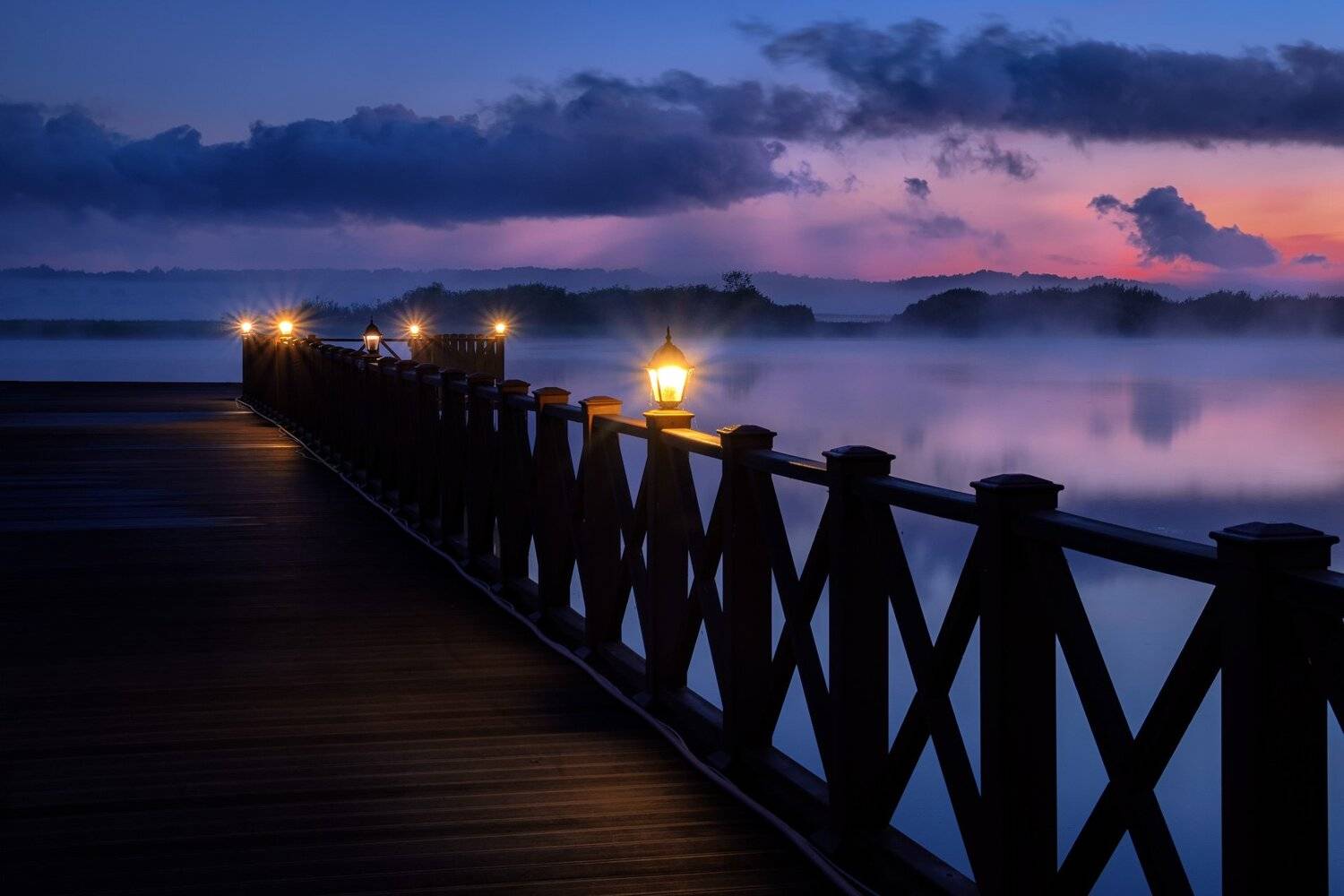 кострома, река, водохранилище, пирс, ночь, туман, огни, фонари, небо, облака, зарево, Андрей Чиж