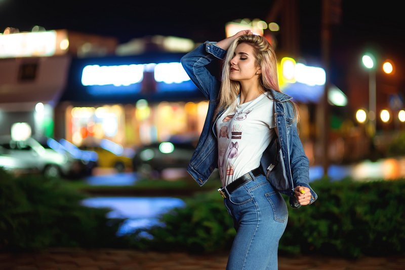 На улицах ночного города. фото превью