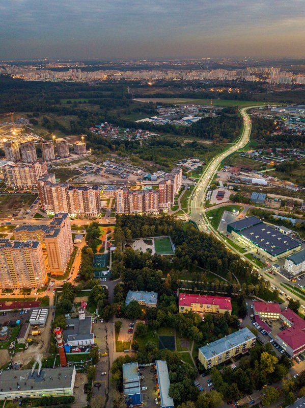 вечерний город, сумерки, городской пейзаж, иллюминация, дорога, dji, dji mavic pro, mavic pro Город и сумерки фото превью