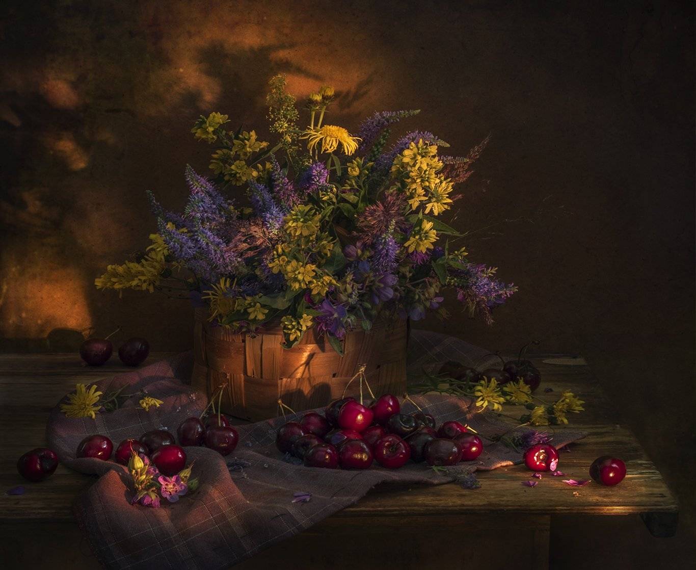 натюрморт,цветы,черешня,вечер,солнце, кострома, Елена Рубинская
