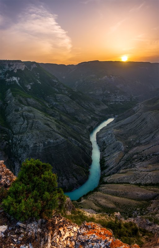 природа, пейзаж, горы, кавказ, природа россии, дикая природа, закат, свет, облака, вечер, весна, Сулакский каньон фото превью