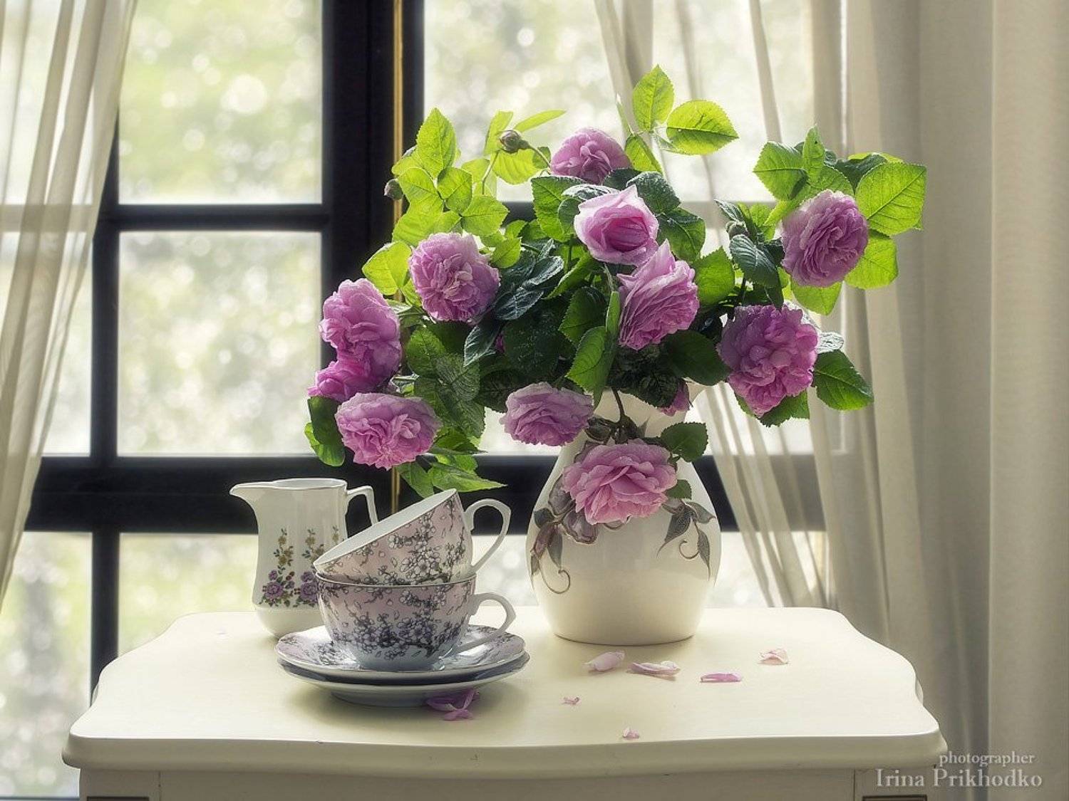 натюрморт, лето, утро, букет, розы, чайный столик, интерьер, Ирина Приходько