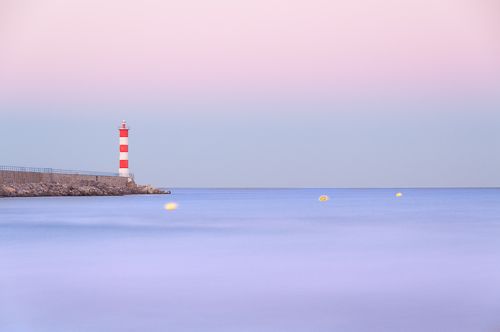 Douce lumière du soir sur la mer Méditerranée