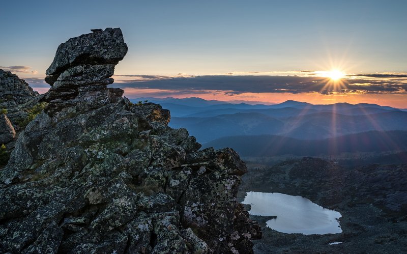 горы, россия, сибирь, саяны, западный саян, ергаки, путешествие, поход, приключения, ник васильев, озеро каровое, закат, вечер, солнце  фото превью