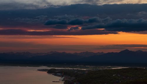 Там вдали догорала заря