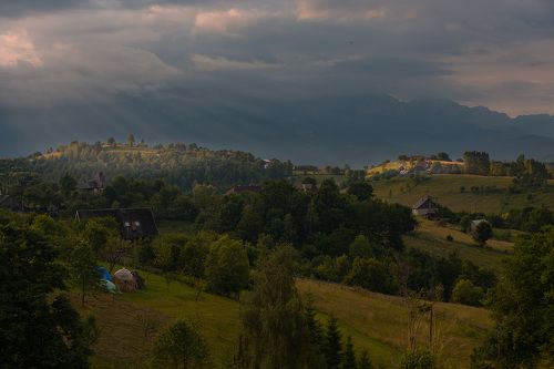 Сырое и солнечное