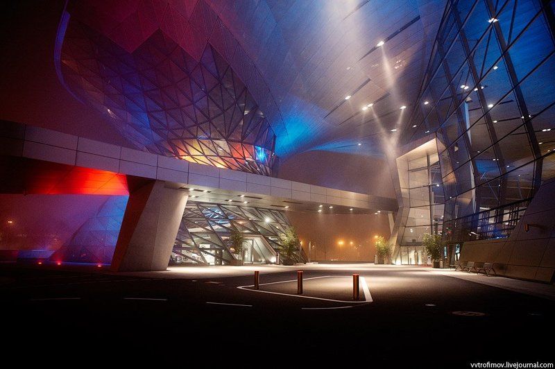 munich, bmw welt, germany BMW Welt im Nebel фото превью