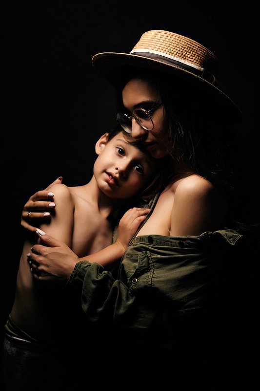 мама, сын, дети, ребенок, портрет, взгляд, семейное фото Мать и дитя фото превью