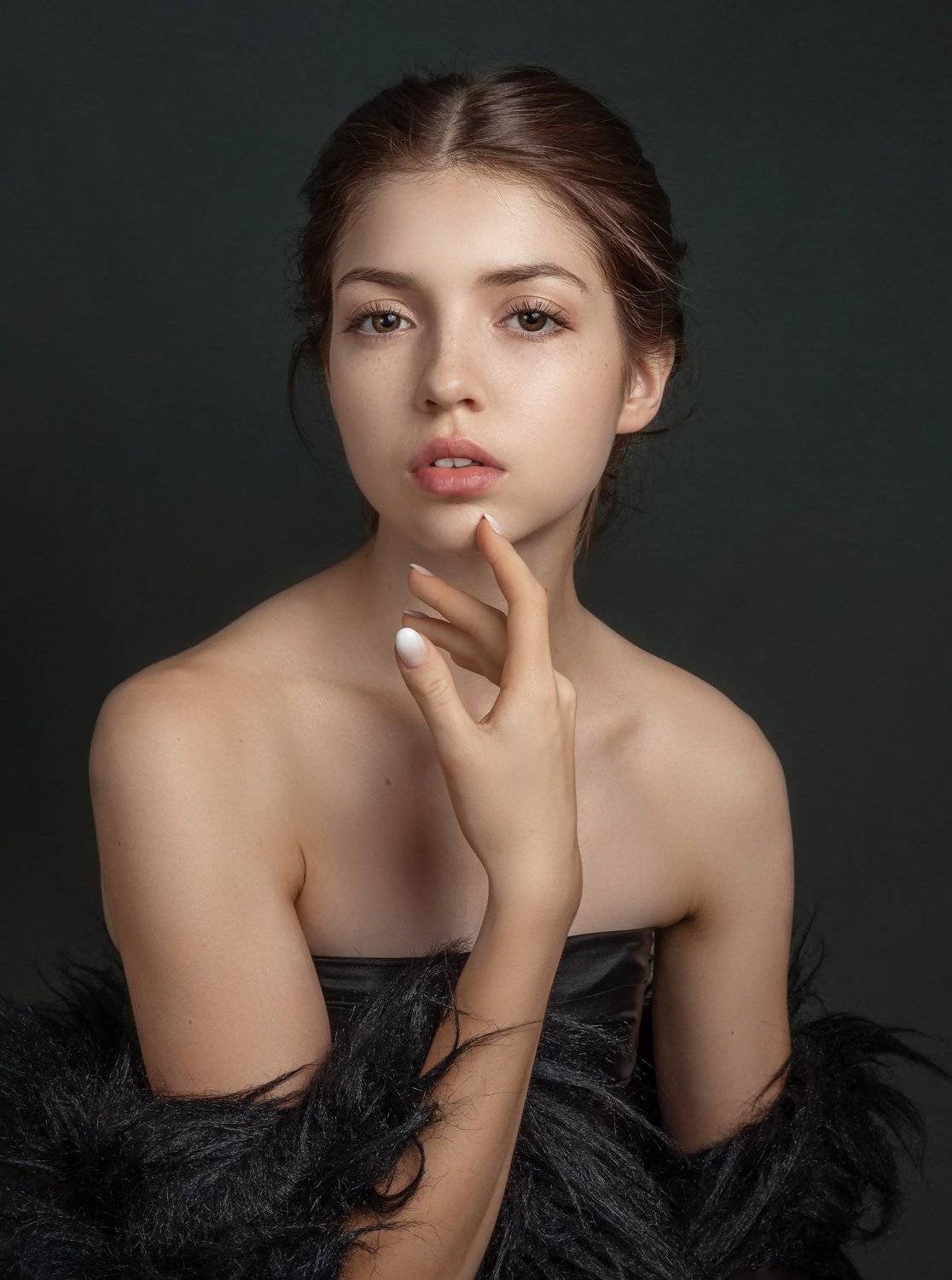 портрет , взгляд ,красивая девушка , цвет ,волосы , красивые губы ,нежность , таинственность , ретушь , portrait , fineart, Natalia Kholodova