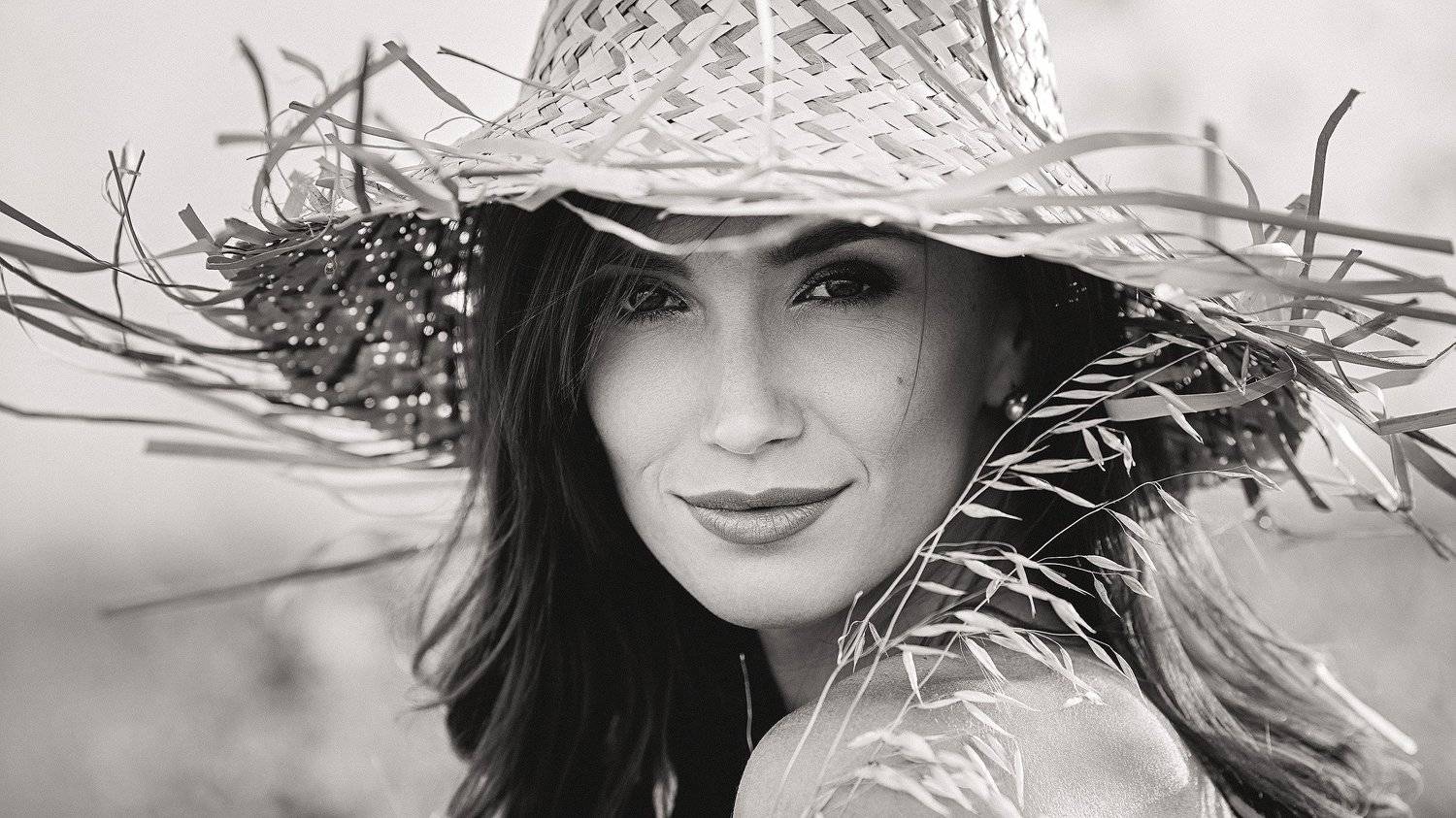 beauty, girl, cute, glamour, face , outdoor, in the field, black&white, Чавдар Димитров