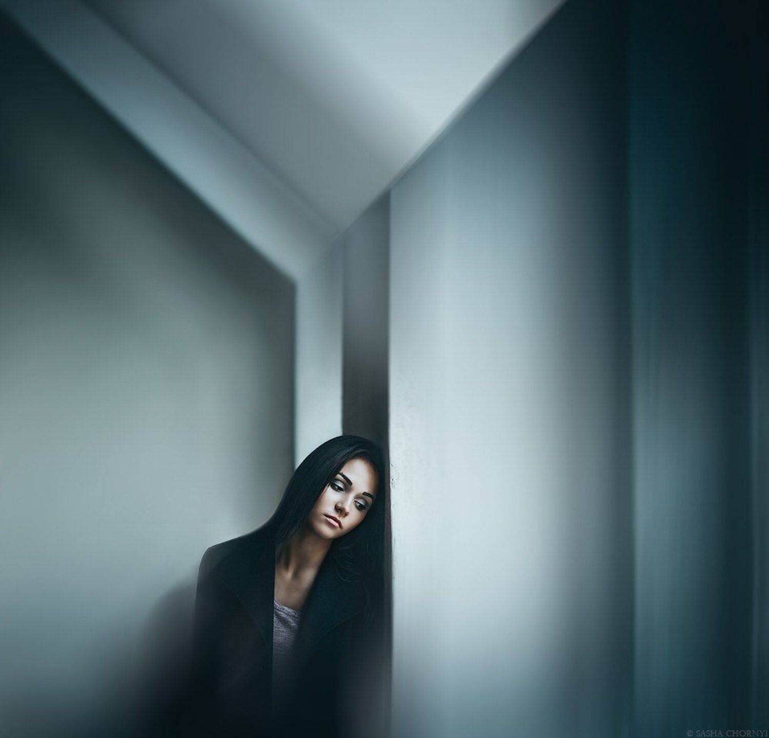 украина, коростышев, портрет, взгляд, девушка, стены, ограничения, обусловленность, рамки, осуждения, навязывание, воля, свобода, лишения, мнения, фотограф, чорный,, Александр Чорный