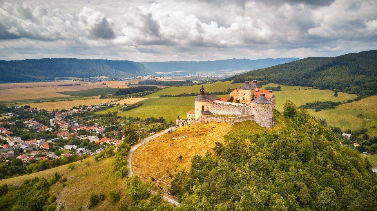 дождь, дронофото, европа, замки, июль, лето, словакия, Вейзе Максим