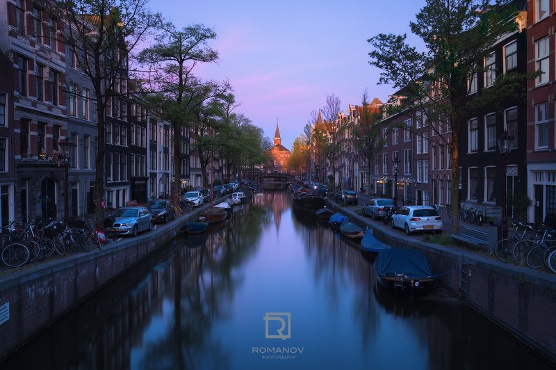 канал, арочный мост, мост, город, Амстердам, Нидерланды, Ночь, Улица, урбанистика, Архитектура, Город, Море, Судно, Голландская культура, Голландия, Европа, Освещение, здание, дом,  История, Вода, Путешествия, Городской пейзаж, ситискейп Sunrise view at Time n Stile building – Утренний вид на здание Time n Stile фото превью