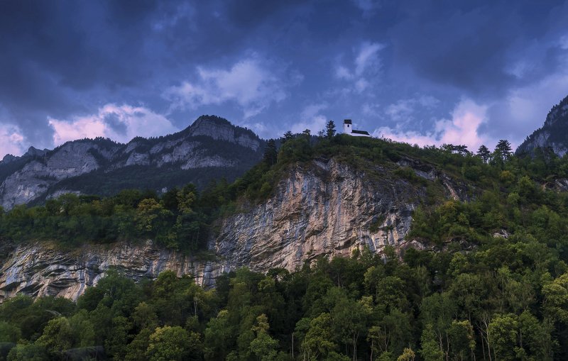 вечер, закат, альпы,горы Домик в вечерних Альпах фото превью