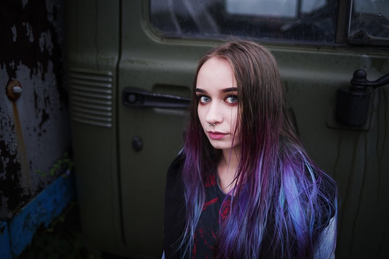 джинсовка, цветные волосы *** фото превью
