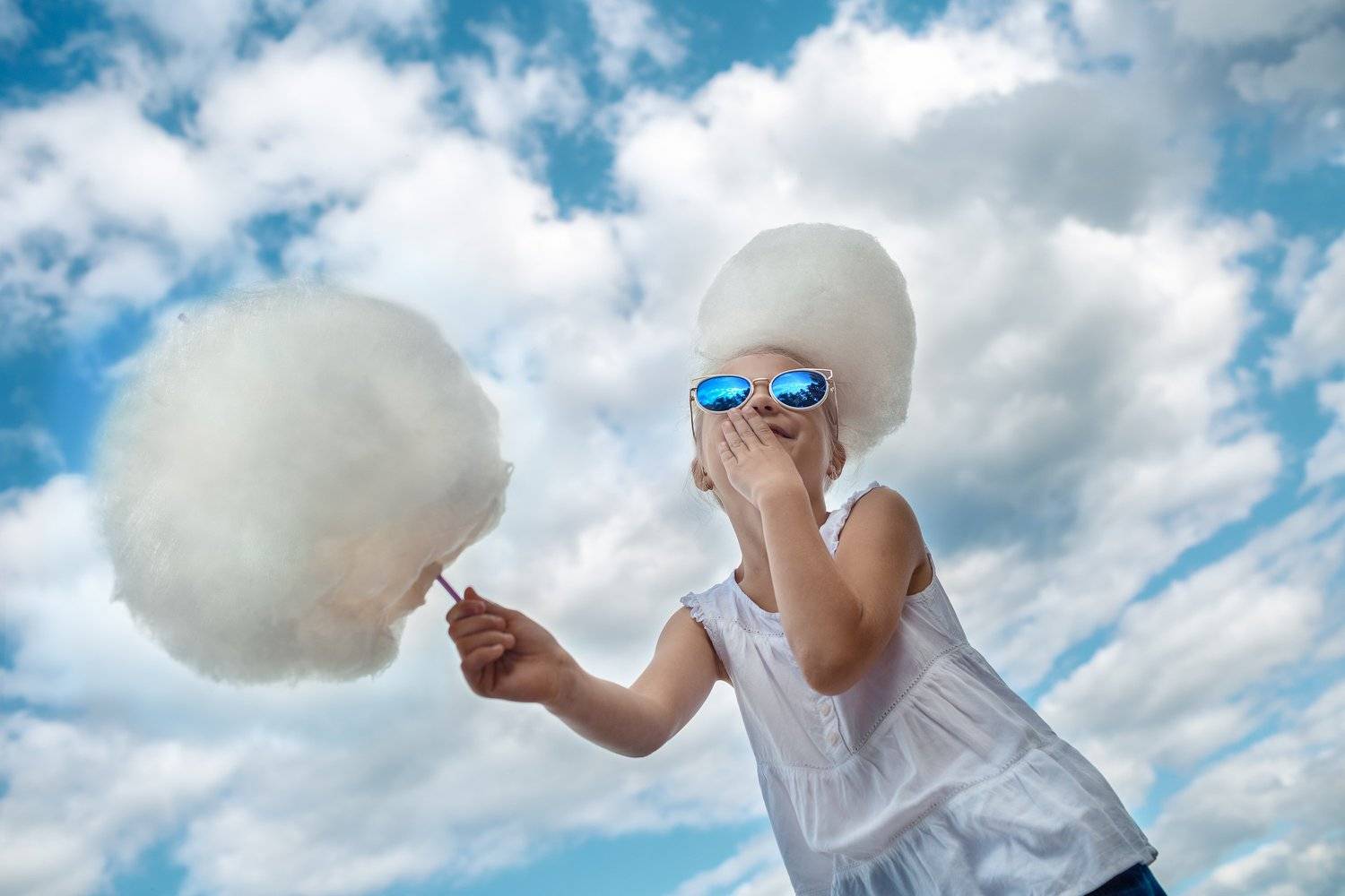 ребенок, сахарная вата, облака, портрет, дети, небо, очки, юмор, детство, гламур, бело-голубое, Ирина Платонова