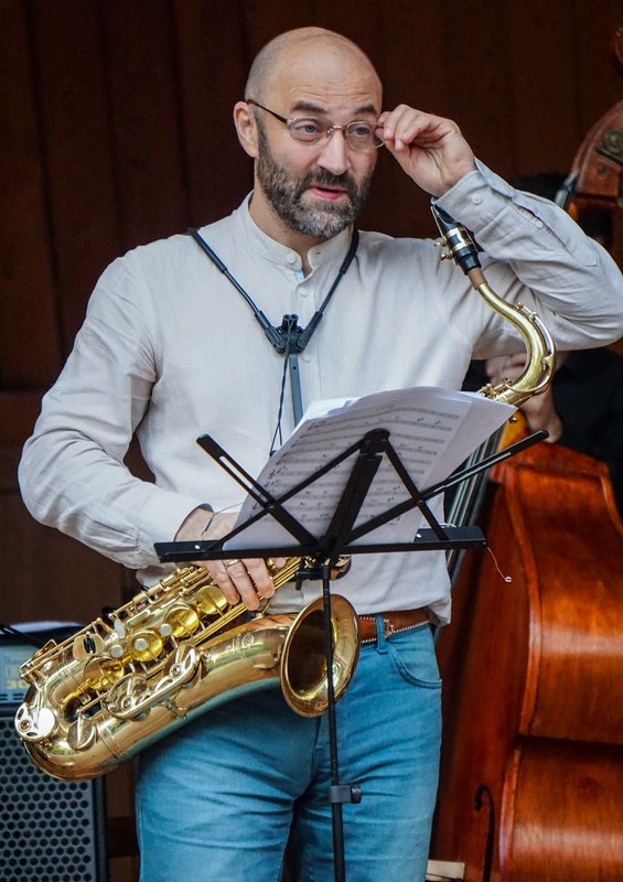 Музыкант фото превью