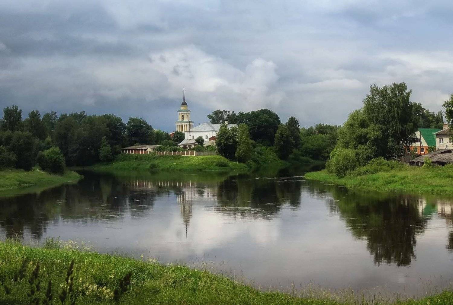 селижарово, церковь петра и павла, река, слияние, тучи, отражение, лето, путешествие,, Алиева Татьяна