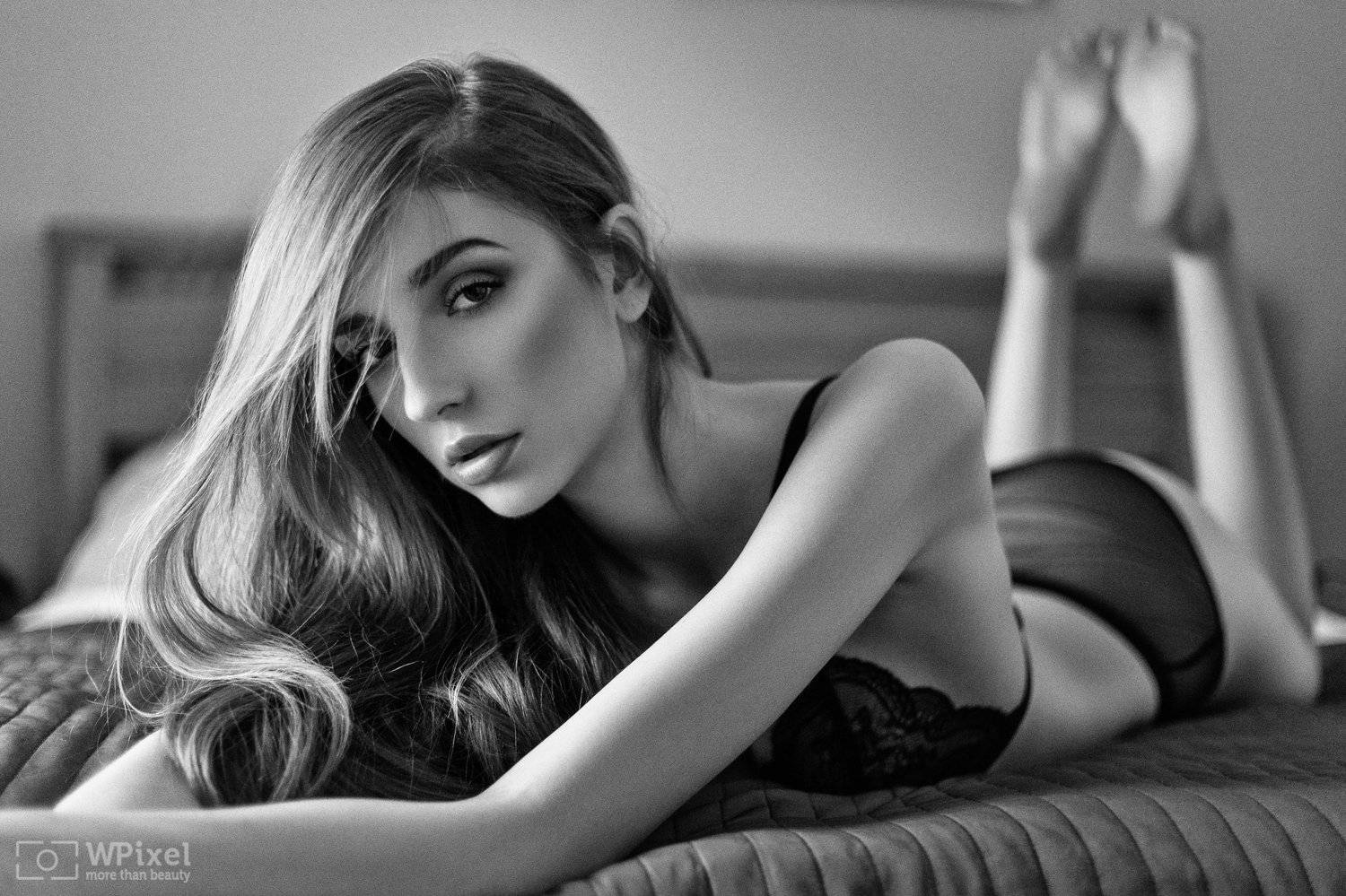 portrait women eyes blonde sexy b&w, Wojtek Polaczkiewicz