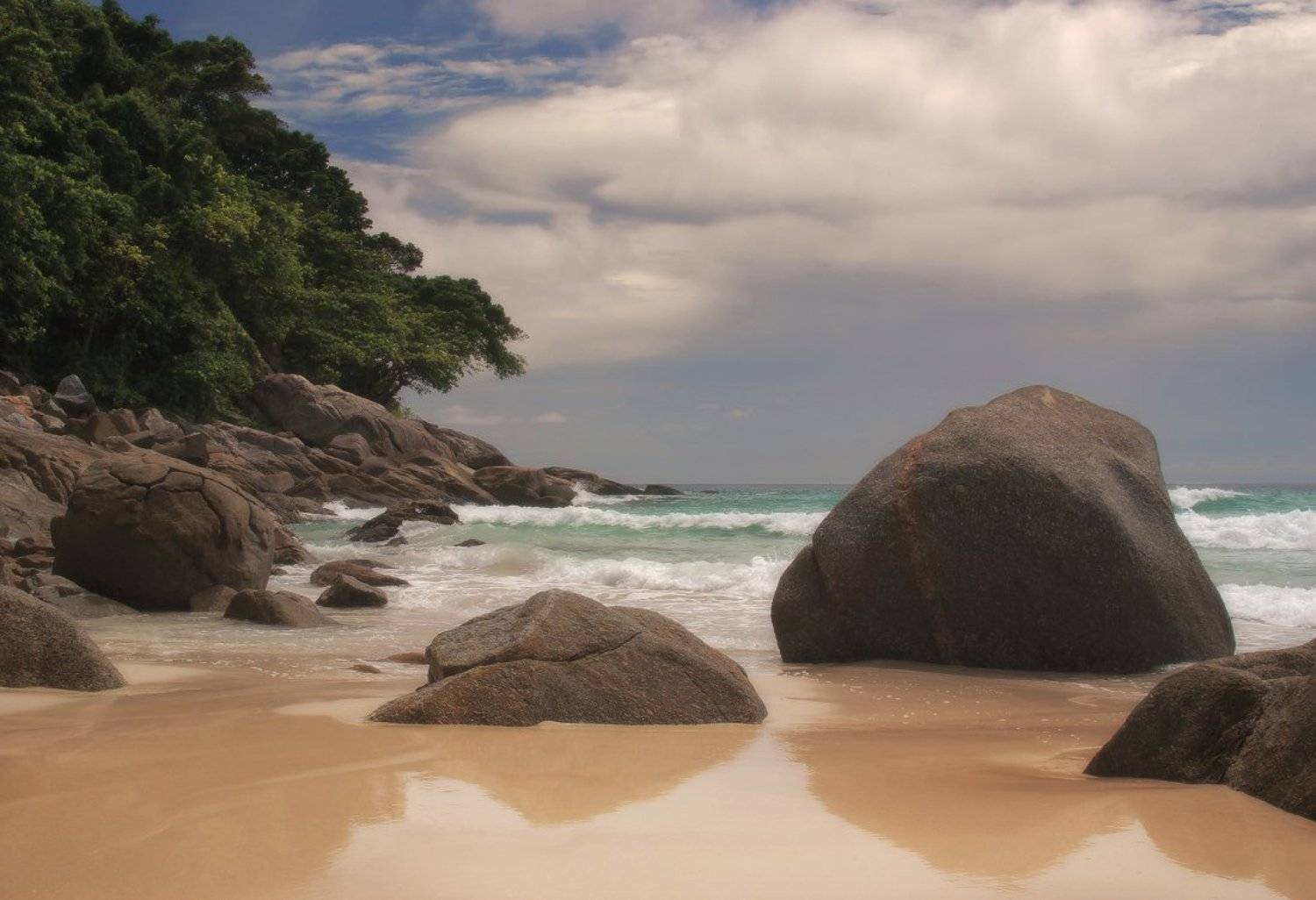 берег, песок, камни, вода, море, отражения, джунгли, облака, таиланд, Георгий Машковцев