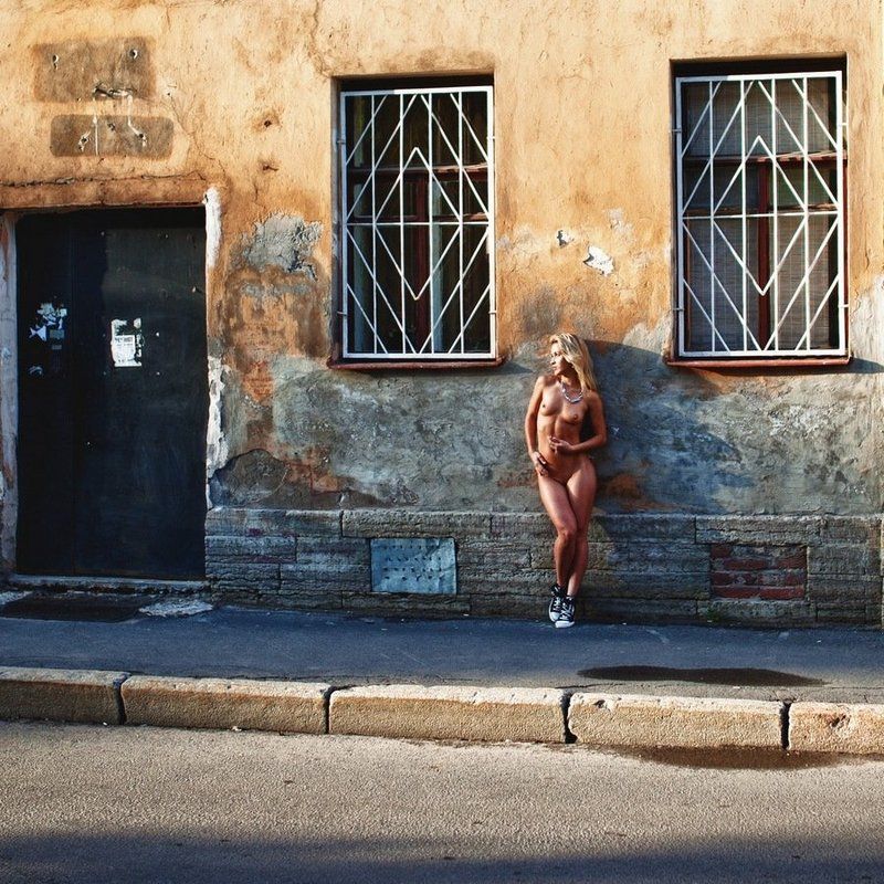 натура, ню, девушка, грудь, улица, пленер Петроградка фото превью