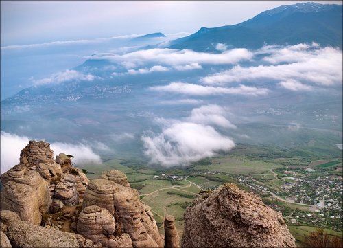 ...пролетая над облаками