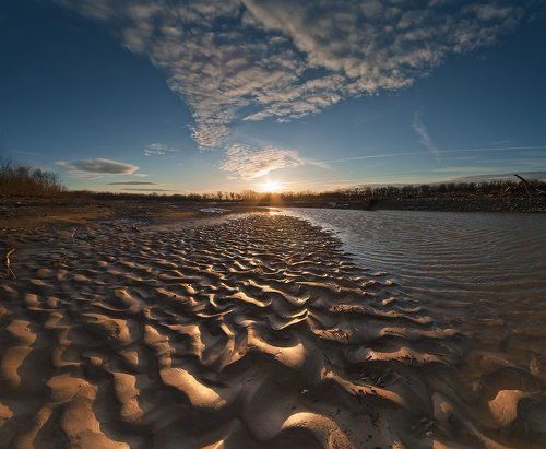 Здесь художниками были, ветер да вода.