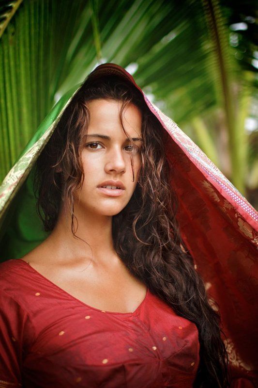 сари, красота, индия, глаза, экспрессия, утро, невинность, страсть, брюнетка, специя, чили, этника, чай, зелень Красно-зелёное фото превью