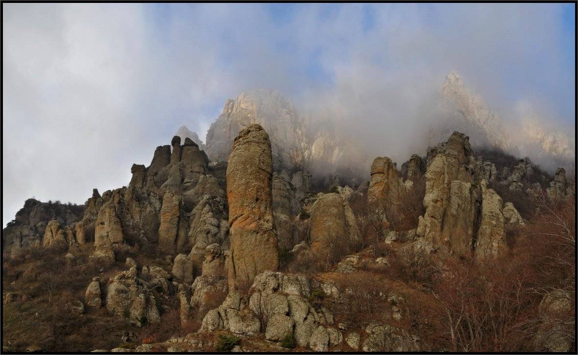 Долина приведений, Крым, Чёртов палец, Владимир Метцгер