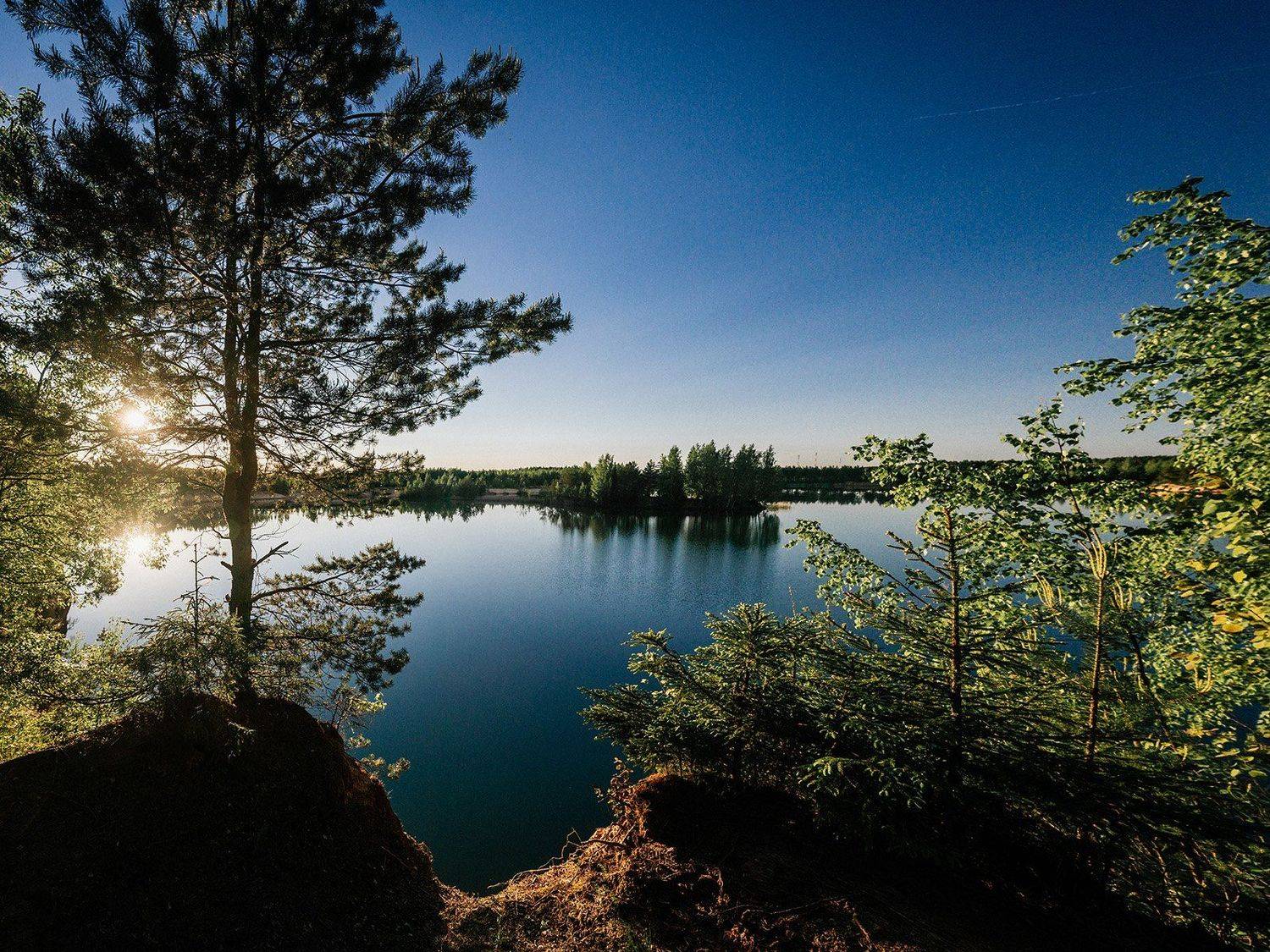 озеро, вода, карьер, лето, природа, лес, деревья, небо, день, Иван Клейн