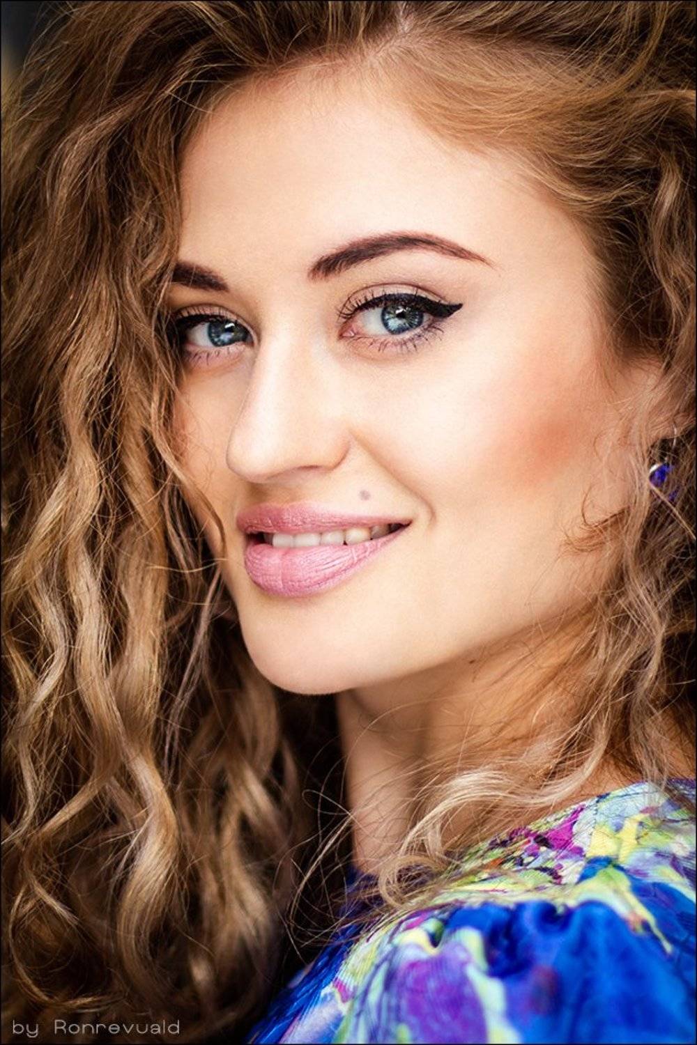 girl,woman,eyes,beauty,portrait,fashion,light,девушка,портрет,москва,свет, глаза, Ronrevuald