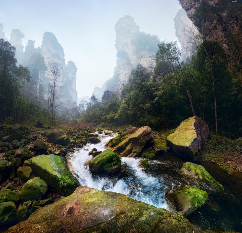 jungle, china, green, river, day, daylight, nature, landscape, mountain, rocks, cloudy, wet, water, blue, wide angle, panorama, no people, tree Wet jungle фото превью
