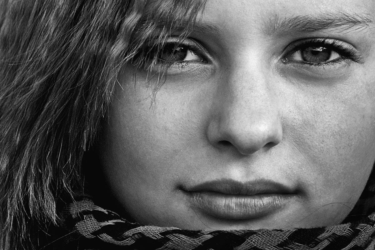 портрет, девушка, глаза, взгляд, волосы, чб, апатиты, Николай Смоляк