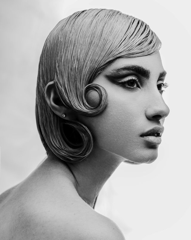 portrait fashion art  perplexed фото превью