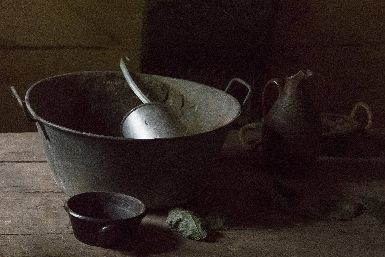 basin; ladle; no people; still life; louche; bassine; nature morte;, Sib&eacute;