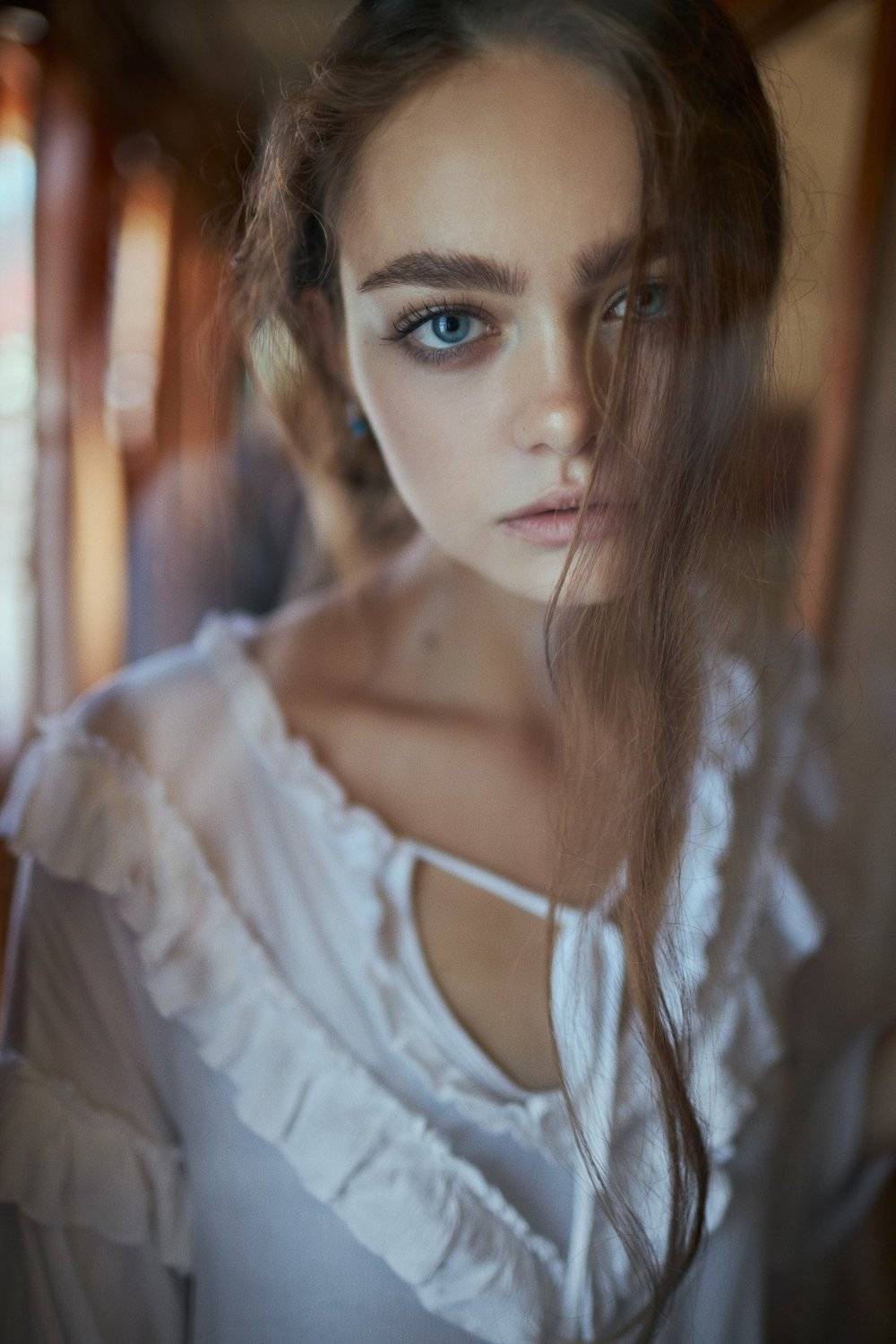 portrait, портрет, girl, brunette, portraiture, indoor, девушка, молодость,июль, ламповый, retouch, ретушь, цвет, stereo, поезд, Павел Фишар